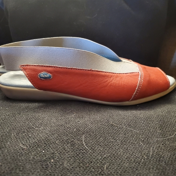 Red Cloud sling-back sandal size 39 almost new condition!! - Picture 3 of 6
